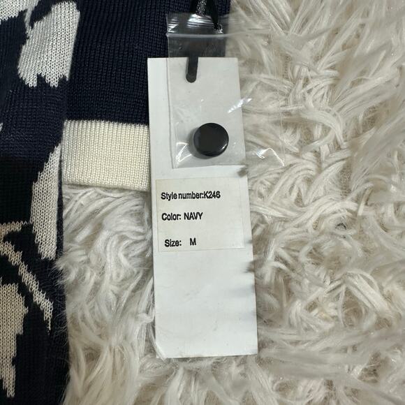 YAL NEW YORK Blue Cream Floral Button Up Cardigan Sweater Size M NWT - Picture 5 of 8